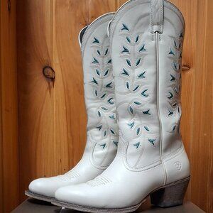 Ariat Women's Desert Holly Boots (SALE PENDING)